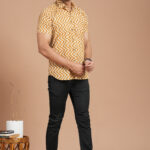 Men's Cotton Yellow Zigzag Printed Short-Sleeve Shirt  Casual Summer Wear