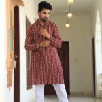 Mens Maroon Striped Printed Cotton Kurta with White Pajama – Traditional Ethnic Wear for Festive & Wedding