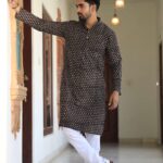 Mens Black Printed Cotton Kurta with White Pajama – Traditional Ethnic Wear for Parties & Festivals